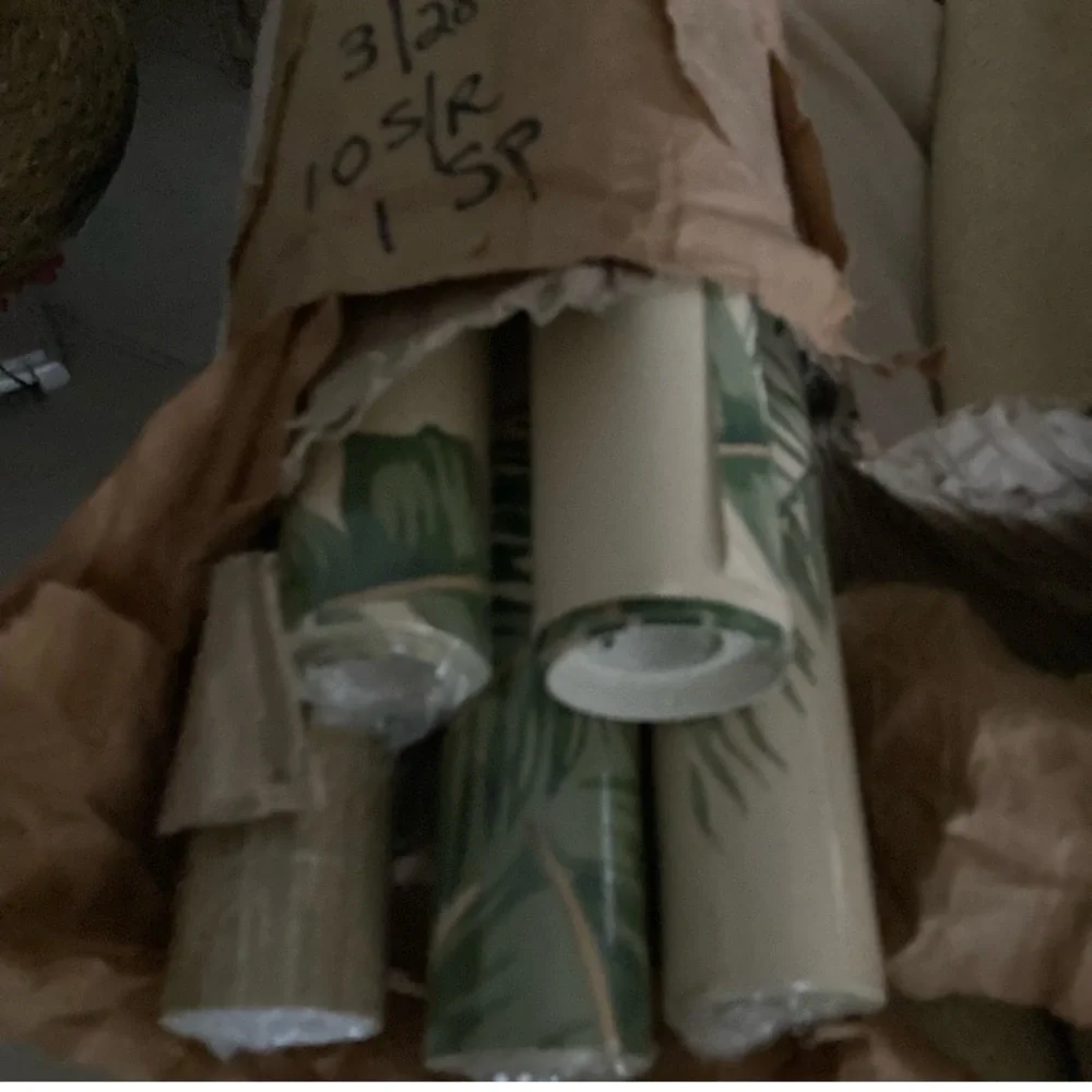 4 rolls of wallpaper never used